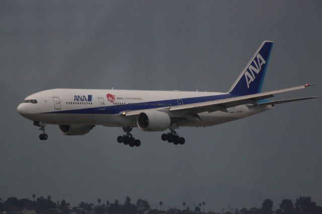 Boeing 777-200 (JA715A)