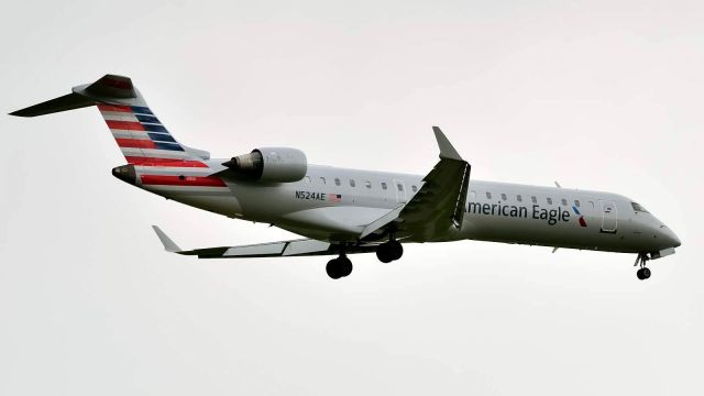 Canadair Regional Jet CRJ-700 (N524AE)