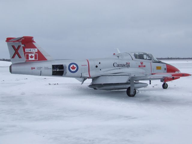 Canadair CL-41 Tutor (11-4171) - Canadian Forces Engineering and Test Establishment, Cold Lake, Alberta, enroute to Thunder Bay, Ontario. CT-114 Tutor. 26 Jan 2011.