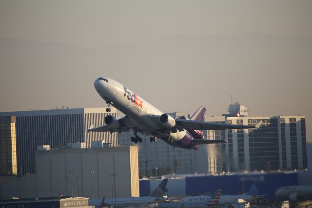 Boeing MD-11 (N619FE)