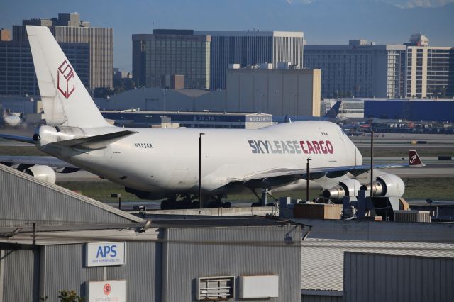 Boeing 747-400 (N903AR)