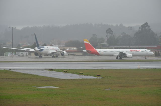 Airbus A321 (EC-JRE) - EC-JRE With P4787 At LEVX Under The Rain (12-03-2022)