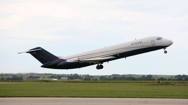 McDonnell Douglas DC-9-30 (N205US) - Departing RWY 35. Aug 27,2019