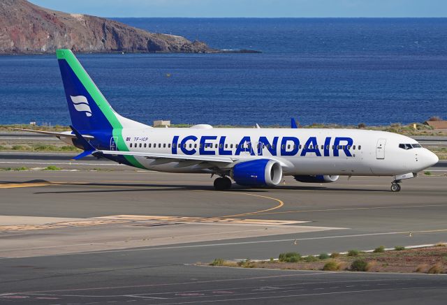 Boeing 737 MAX 8 (TF-ICP)