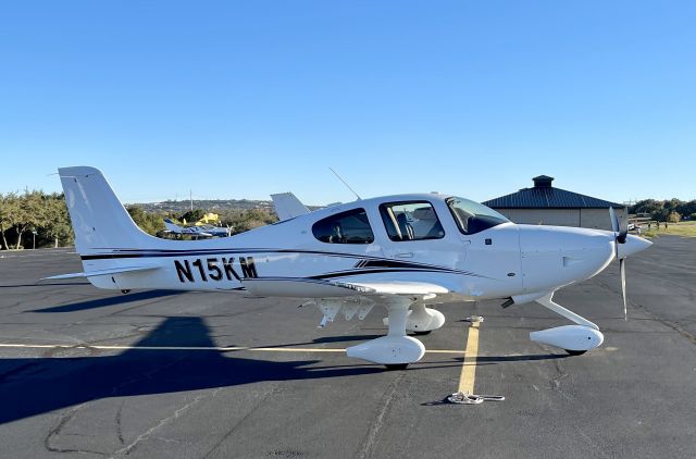 Cirrus SR-20 (N15KM)