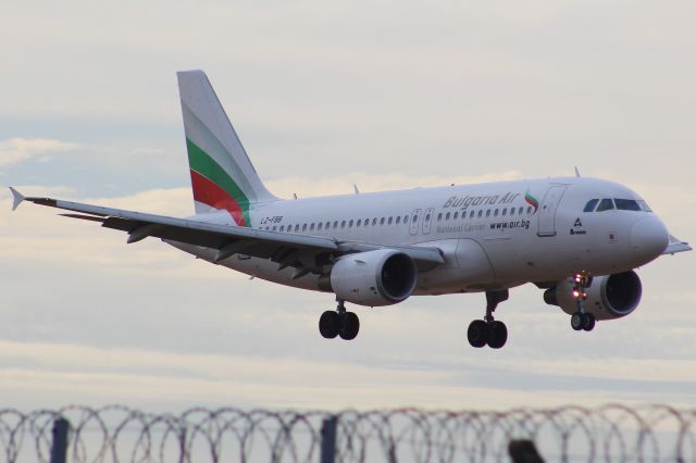 Airbus A320 (LZ-FBB) - A Bulgaria Air A320 on final approach into LHR, landing on runway 27R.br /br /Location: Northern Perimiter Road, beside runway 27R.br /Date: 21.08.12 (dd/mm/yy).