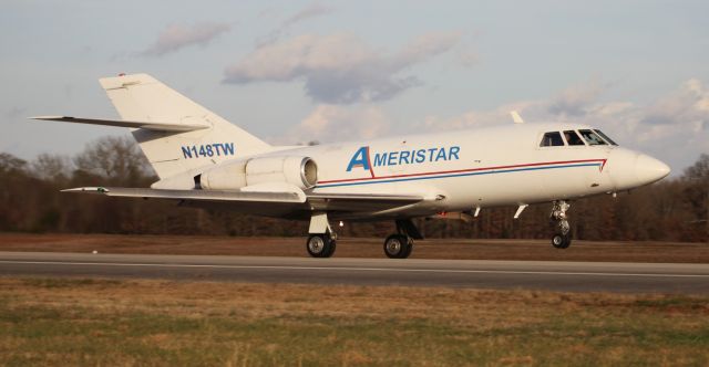 Dassault Falcon 20 (N148TW) - A 1968 model Dassault / SUD Fan Jet Falcon departing Pryor Regional Airport, Decatur, AL, via Runway 18, in the late afternoon - January 8, 2019.