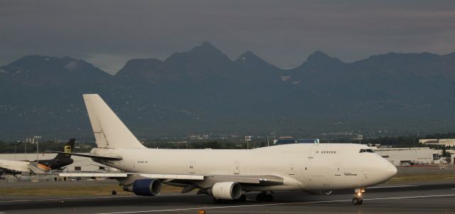 Boeing 747-400 (N473MC)