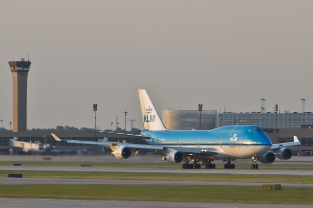 Boeing 747-400 (PH-BFV) - 15L Departure KIAH