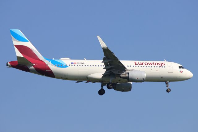 Airbus A320 (OE-IQA)