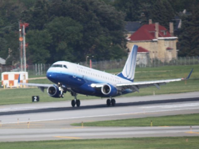 Embraer 170/175 (N640RW) - Landing on 30R at MSP on 07/31/2011