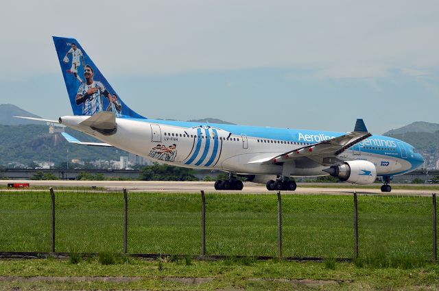 Airbus A330-300 (LV-FVH)