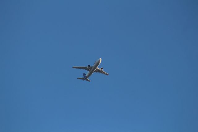 — — - APPROACH 25L KLAX
