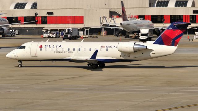 Canadair Regional Jet CRJ-200 (N601XJ)