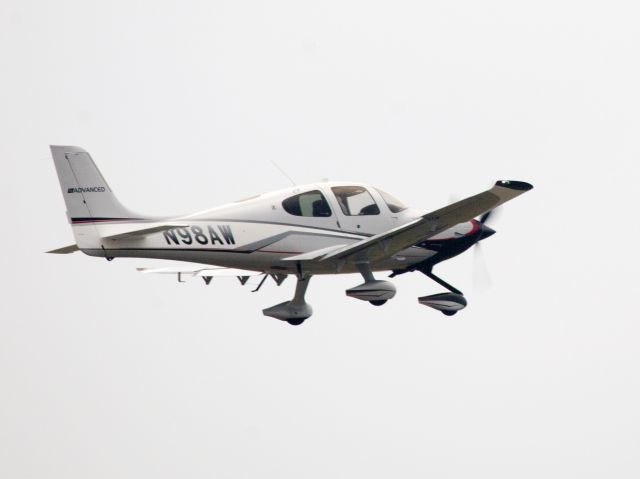 Cirrus SR-22 (N98AW) - A very nice Cirrus. Take off runway 24.