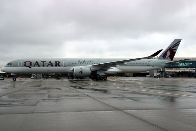 Airbus A350-1000 (A7-ANR) - Taxiing to depart rwy 27R on 3-Nov-20 operating flight QR10 to OTHH.