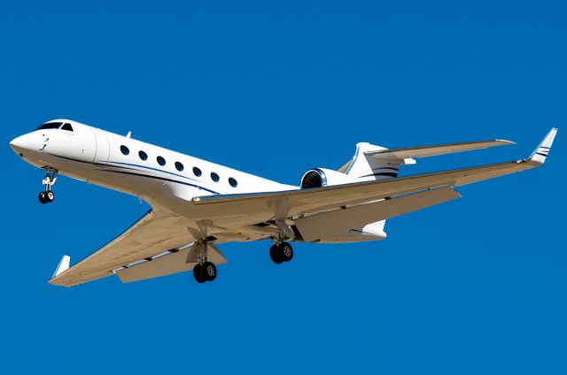 Gulfstream Aerospace Gulfstream V (N456GA) - Brand New G550 landing in Boise! Someone here bought her new, and It will be fun seeing her around! Sorry for the meh photo, harsh afternoon light. 