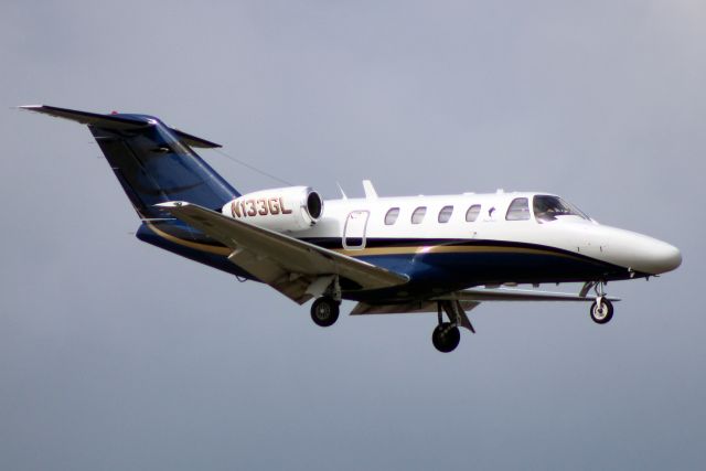 Cessna Citation CJ1 (N133GL) - On final approach for rwy 7 on 2-Nov-16 visiting for an overnight stay from KLIT.