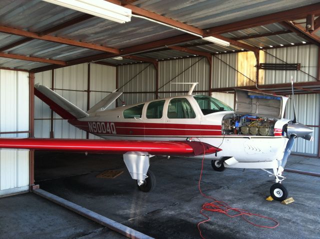 Beechcraft 35 Bonanza (N9004Q) - 1970 Beech V35B