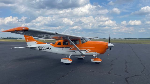 Cessna 206 Stationair (N323RT)