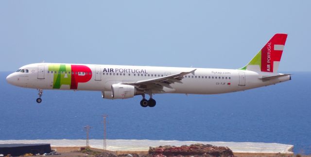Airbus A321 (CS-TJF)