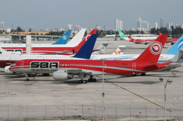 Boeing 757-200 (N580SH)