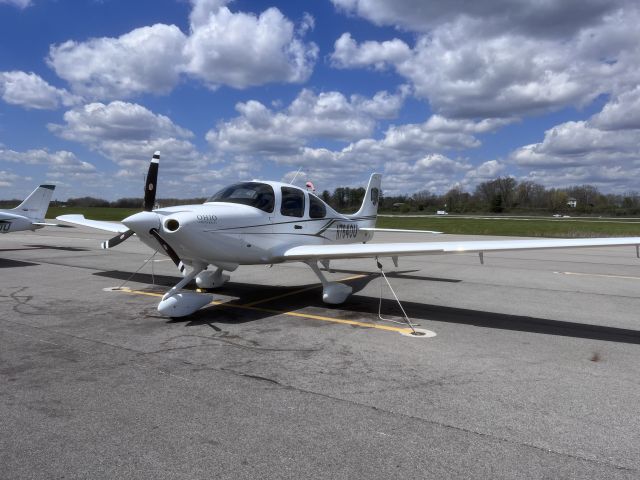 Cirrus SR-20 (N7640U)