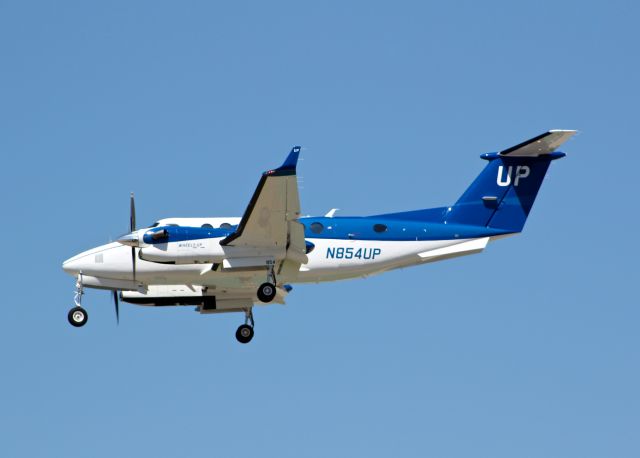 Beechcraft Super King Air 300 (N854UP)