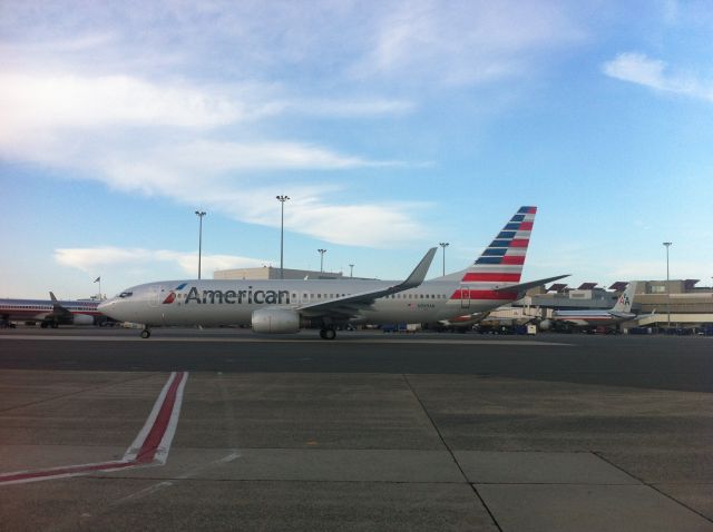 Boeing 737-700 (N989AN)