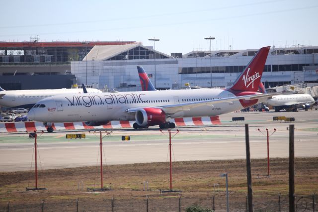 Boeing 787-9 Dreamliner (G-VCRU)