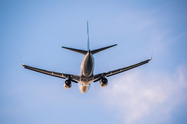 Boeing 737-700 (C-FTWJ) - WJA737 taking off from CYXU London 