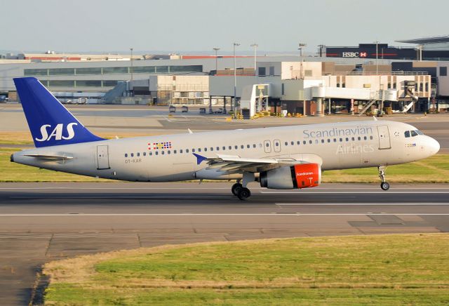 Airbus A320 (OY-KAR)