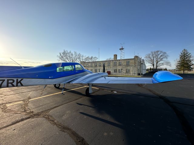 Cessna 310 (N67RK)