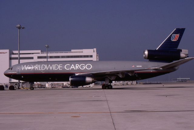 McDonnell Douglas DC-10 (N1859U)