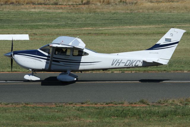 Cessna Skylane (VH-DKC)