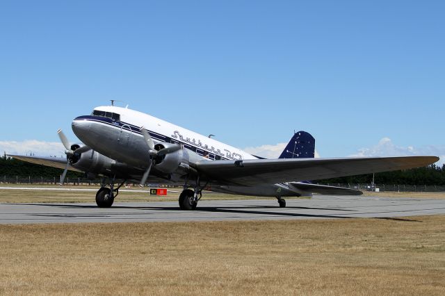 Douglas DC-3 (ZK-AMY)