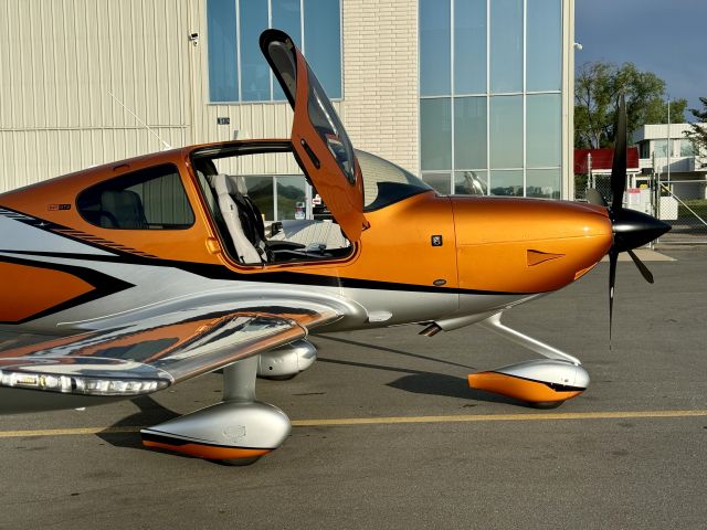 Cirrus SR22 Turbo (N779ZS)