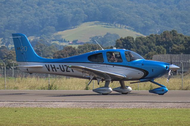 Cirrus SR-20 (VH-UZT) - VH-UZT On Shellharbour's runway 34.