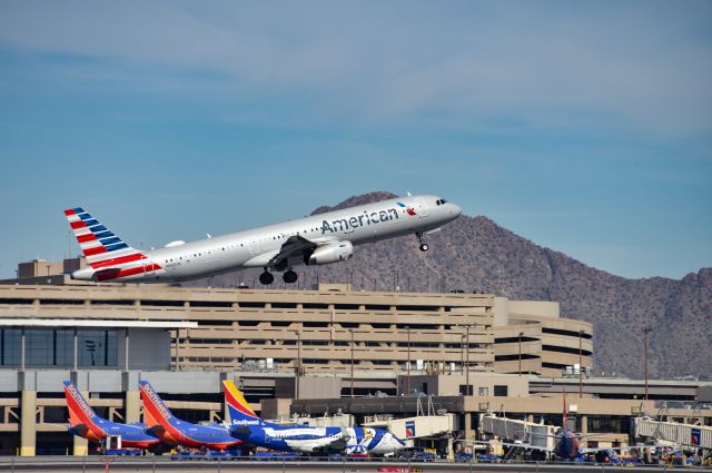 Airbus A321 (N580UW)