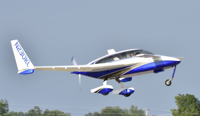 RUTAN Cozy (N230KL) - Airventure 2017