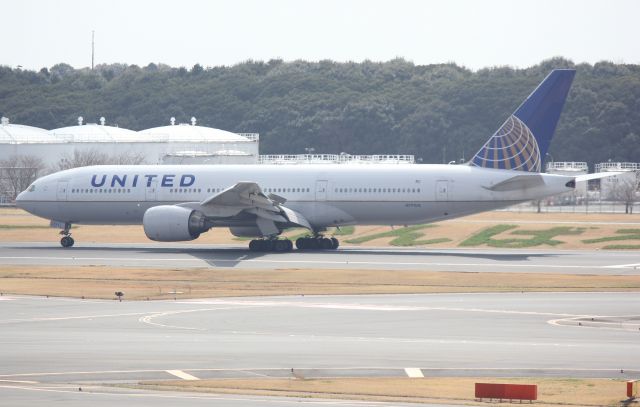 Boeing 777-200 (N791UA)