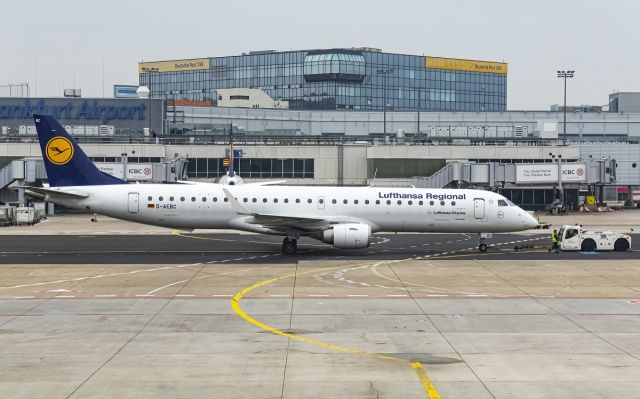 EMBRAER 195 (D-AEBC)