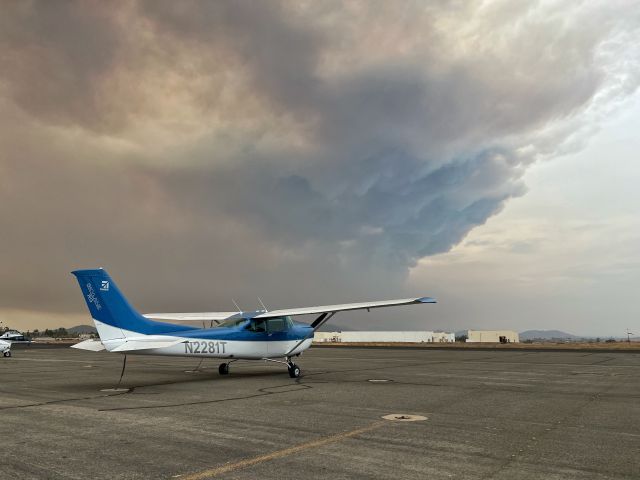 N2281T — - Ramp at French Valley with the Sept 2022 Fairview Fire in the background 