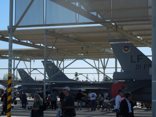 Lockheed F-16 Fighting Falcon — - A lineup of F-16s at Thunder in the Desert 2014.