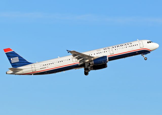 Airbus A321 (N546UW)
