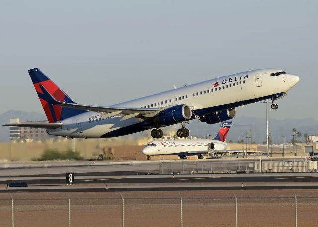 Boeing 737-800 (N3731T)