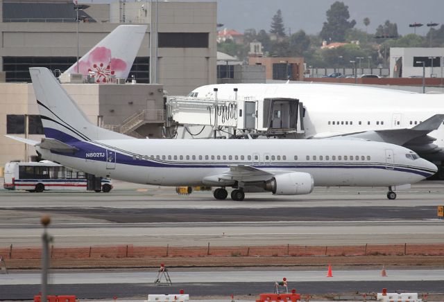 Boeing 737-800 (N802TJ)