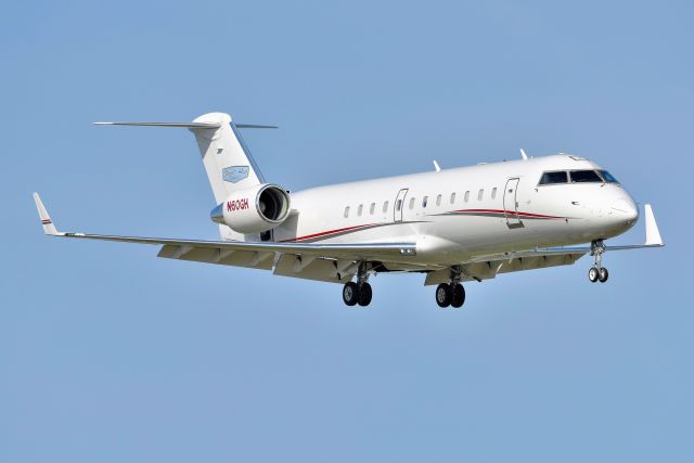 Canadair Regional Jet CRJ-200 (N60GH) - Stewart-Haas Racing. Final for 5-R on 08-14-21