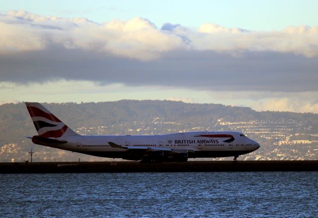 Boeing 747-400 (G-BNLP)