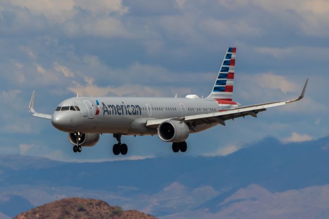 Airbus A321neo (N428AA) - American Airlines A321 neo landing at PHX on 9/10/22. Taken with a Canon 850D and Tamron 150-600mm G2 lens.